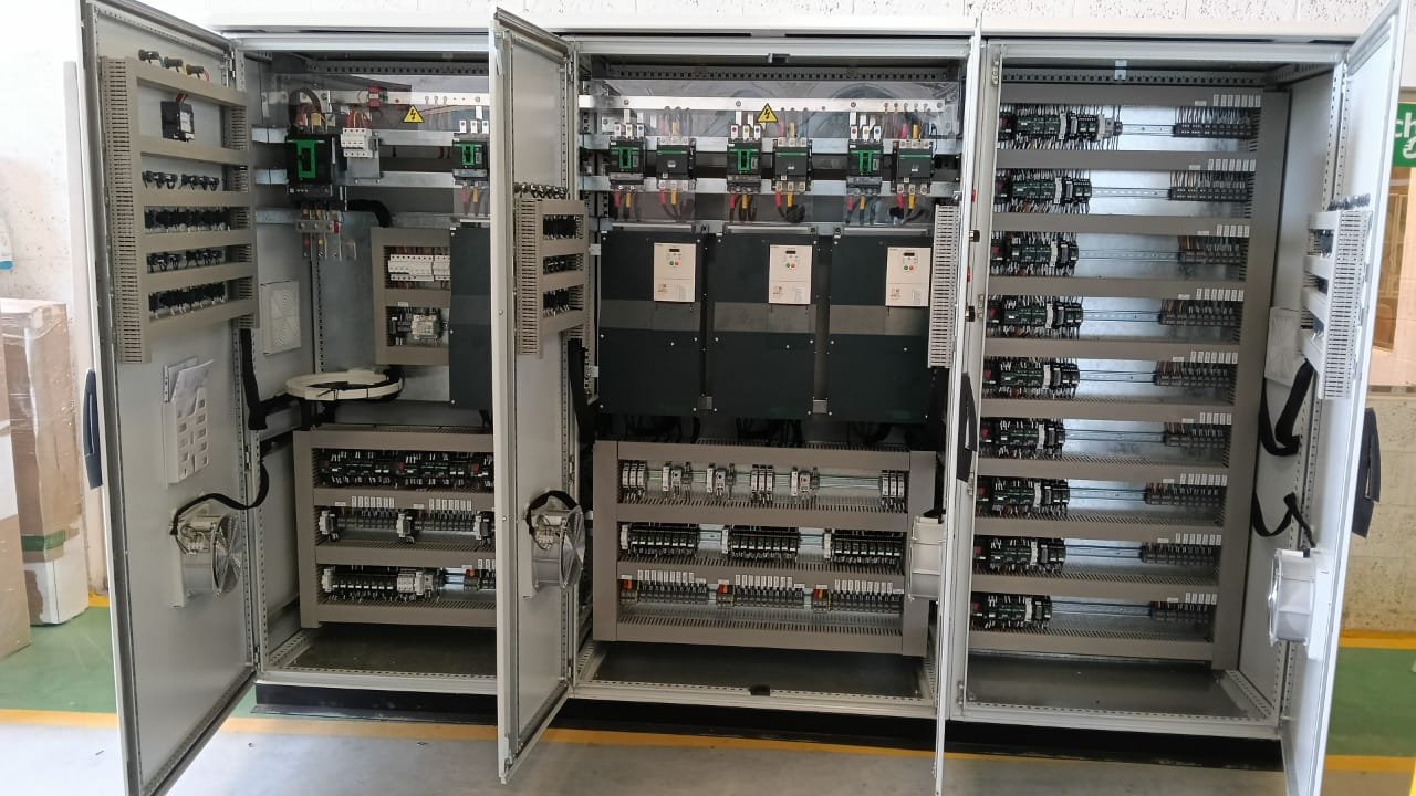 لوحات تحكم وتزامن اوتوماتيكي الاعمال الارائدة